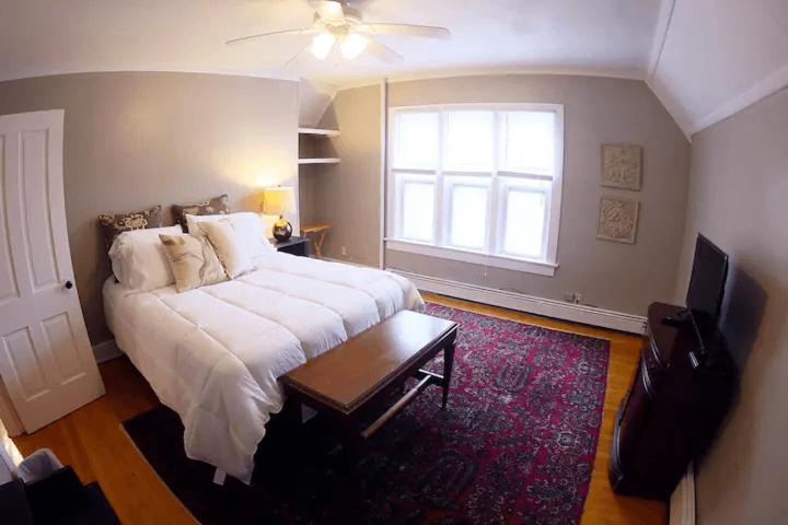 Cozy 3 & 4 Bed Home 2 Blocks To Hospitals & Lambeau Green Bay Exterior foto