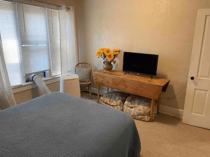 Cozy 3 & 4 Bed Home 2 Blocks To Hospitals & Lambeau Green Bay Exterior foto