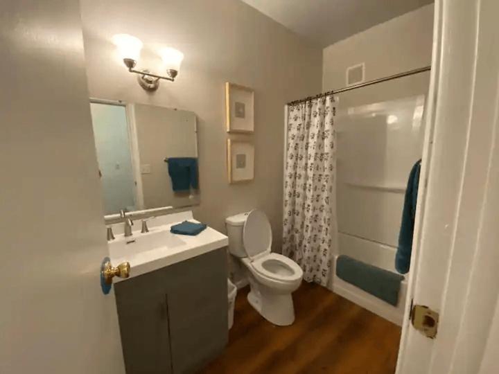 Cozy 3 & 4 Bed Home 2 Blocks To Hospitals & Lambeau Green Bay Exterior foto